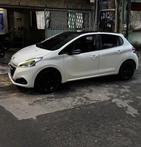Peugeot 208 Active 1.2 Flex 12V 5P Mec. 2017