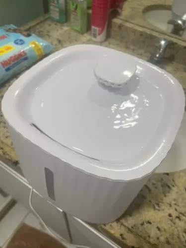 Fonte/Bebedouro para cães e gatos + 3 filtros inclusos