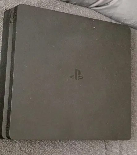 Ps4 Slim 1TB Um Controle + 1 Jogo