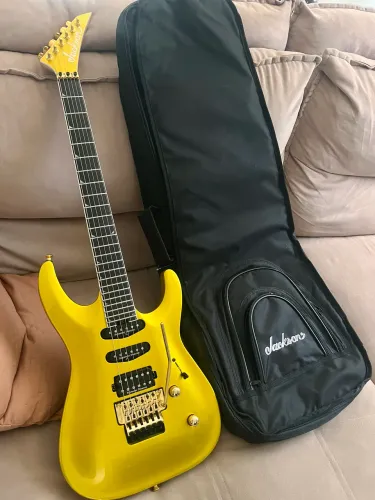 Guitarra Jackson Pro Plus Series Soloist Sla3 Gold Bullion