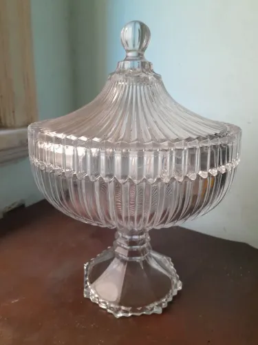 Compoteira com tampa em cristal