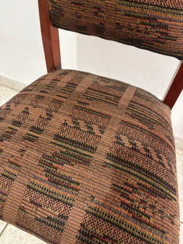 Conjunto de cadeira e mesinha