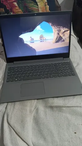 Notebook lenovo (seminovo) ideal para trabalho e estudo em ótimo estado de conservação 