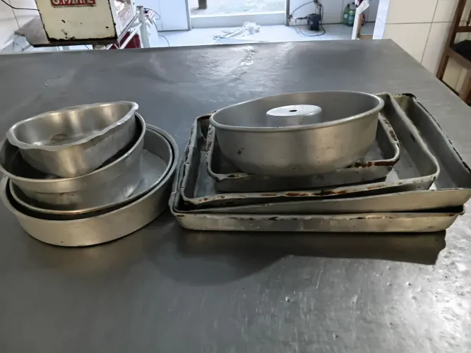 Vendo formas de bolo