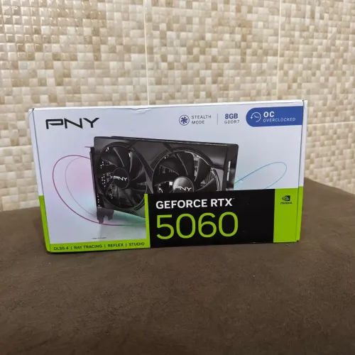 RTX 5060 8GB (1 MES DE USO)