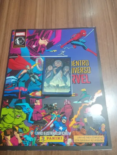 Álbum de figurinhas Por Dentro do Universo Marvel + 85 cromos sem repetições.