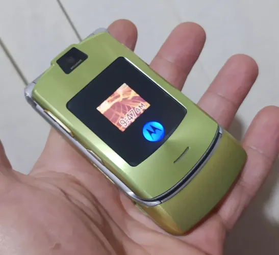 Motorola v3i celular antigo verde & dourado RELIQUIA único
