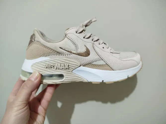 Tênis Nike AirMax feminino 35