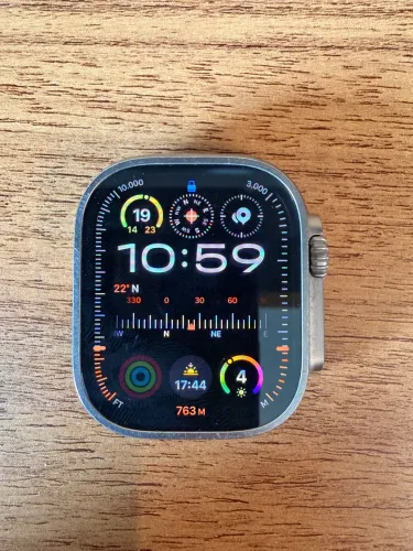 Apple Watch Ultra 2 49mm Titânio GPS + Cellular 64GB