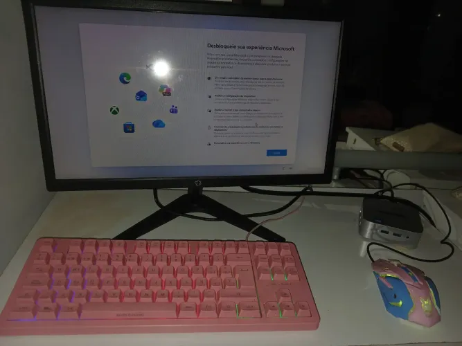 PC Completo ACEMAGIC + Monitor + Setup Gamer Rosa