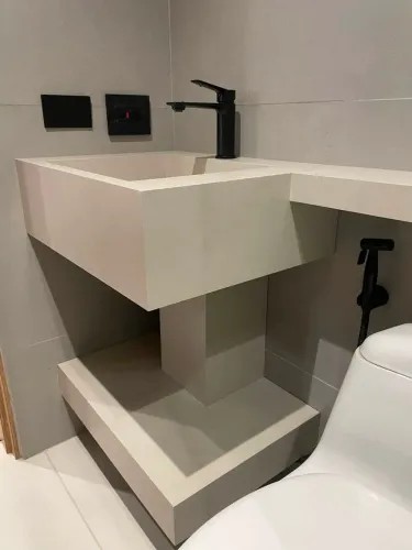 Pedreiro de acabamento e porcelanataria