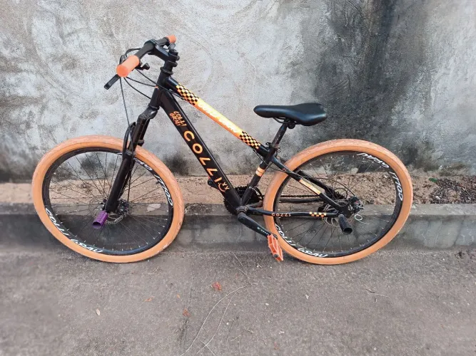 Bicicleta colli grau