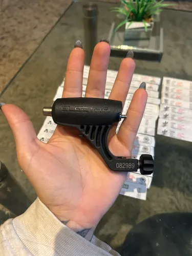 Máquina de tatuagem Electra Pop + Adaptador de Cartucho + Clip Cord + Pedal + BÔNUS 