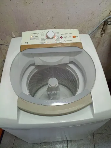 Máquina de lavar funcionando 11kg