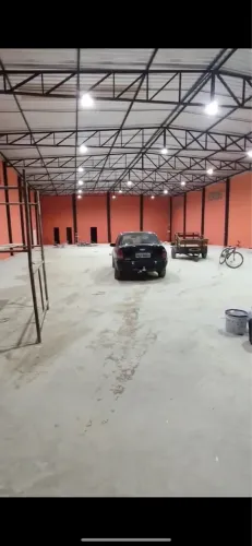 Aluga-se galpão 800m2