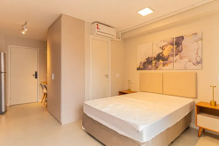 Apartamento Mobiliado à Venda no Brooklin 27m² com Varanda e Lazer no Condomínio
