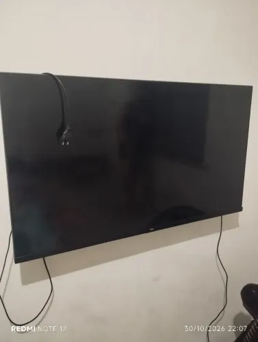 VENDO TV SMART TCL PARA RETIRADA DE PEÇAS OU ARRUMAR, QUEIMOU O DISPLAY
