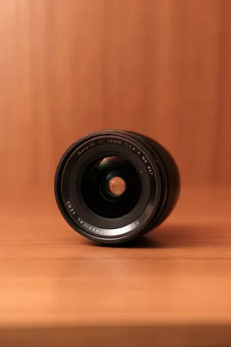 Lente Fujifilm 16mm 1.4