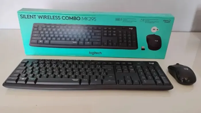 Teclado e Mouse logitech Silent wireless combo Mk295