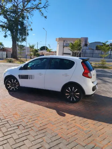 Fiat Palio Sporting Dualogic 1.6 Flex 16V 5P 2013