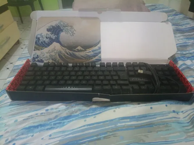 Teclado semi-mecânico Gamer KNUP Kp RGB