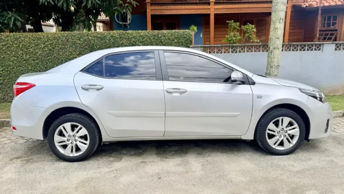 Toyota Corolla GLI 1.8 Flex 16V Aut. 2016