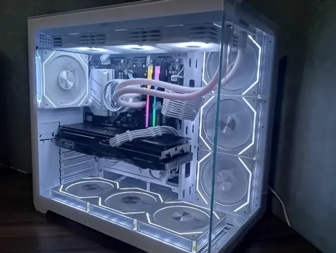PC GAMER, RYZEN 5700 , RX 7600, 16GB RAM, M.2 500GB, B550