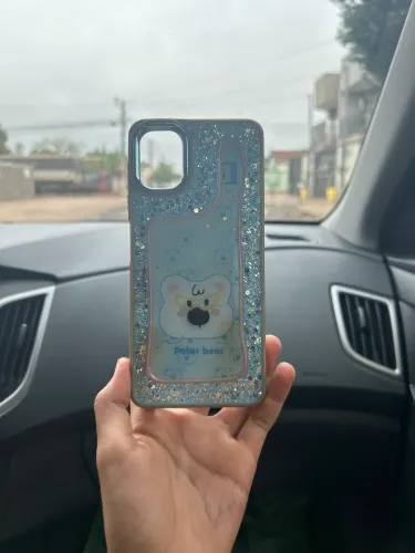 Capinha Polar Bear com glitter para Samsung, linda e conservada ?