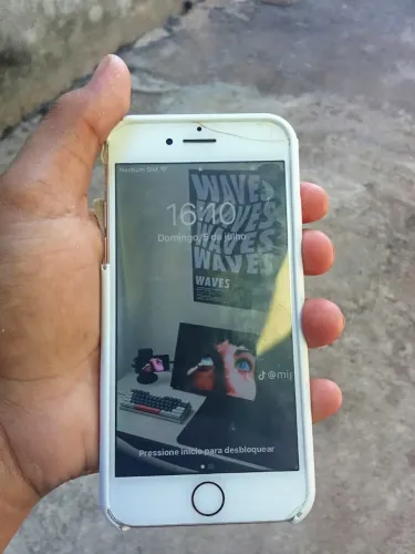 Vende-se iPhone 7 só pega e usar
