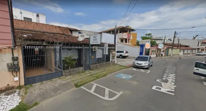 Ponto Comercial em Laranjeiras, com 5 dormitórios, 4 banheiros