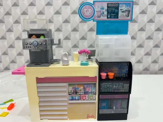 Barbie Cafeteria com acessórios 