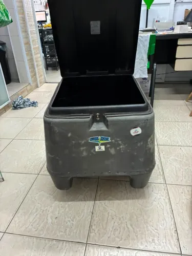 Bau de moto 80 Litros, Com Suporte para Moto