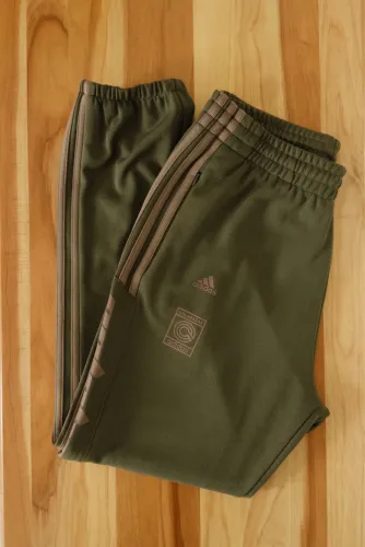 Calça Adidas x Calabasas (Kanye West) - Core/Mink