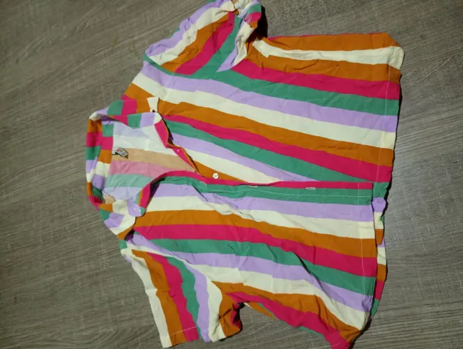 Camisa de botão cropped listrada, tamanho G (baby look) Riachuelo