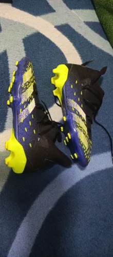 CHUTEIRA ADIDAS PREDATOR FREAK CANO ALTO