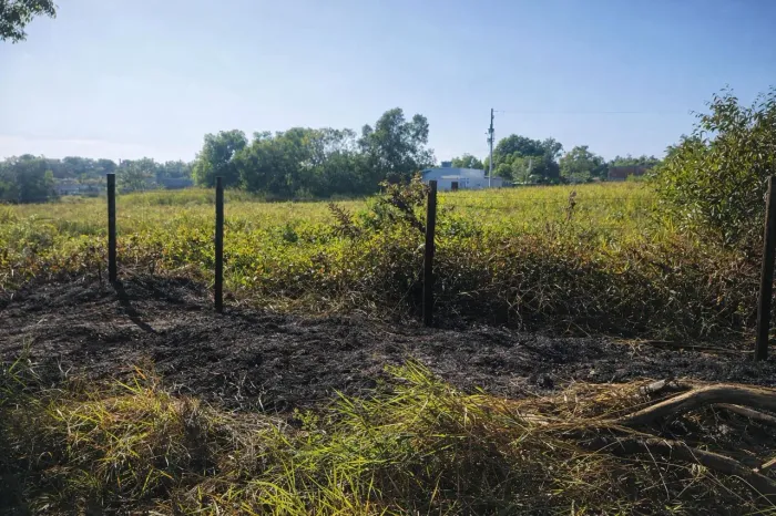 LOTE ESCRITURADO A 2KM DA PRAIA-DIRETO NO CARTÓRIO, ENTRADA R$ 10 MIL, TROCO, Guarapari  