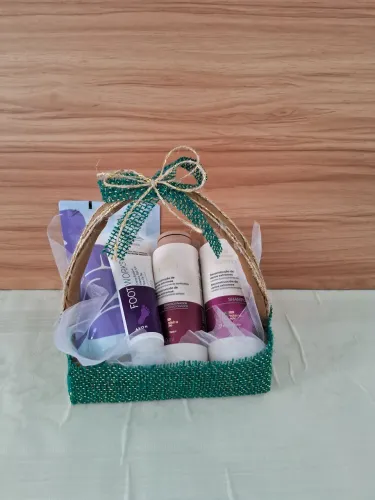 Cesta shampoo + condicionador + creme hidratante corporal algodão +hidratante pés