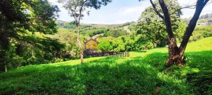 Ibiúna, lindo terreno de 2000m² em condomínio de alto padrão