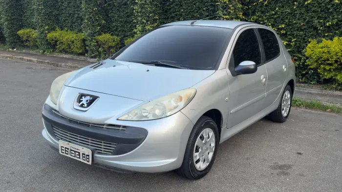 Peugeot 207 XR 1.4 Flex 8V 5P 2011