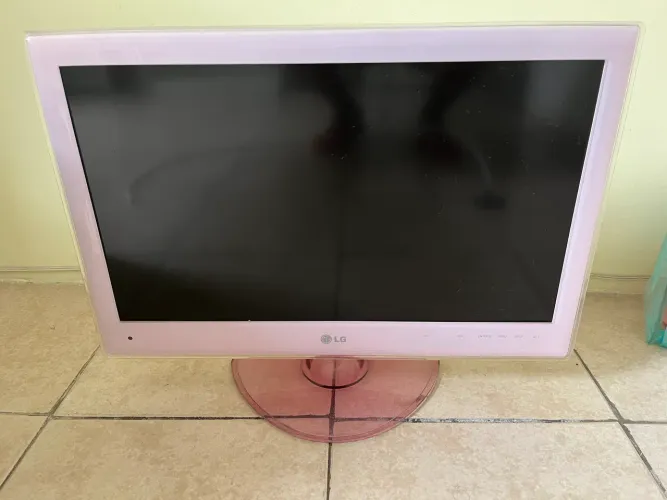 Vendo TV/Monitor LG rosa 22