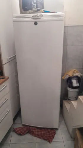 Vendo um freezer usado horizontal
