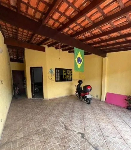 Casa com 2 Quartos, Jardim Cristina - Pindamonhangaba