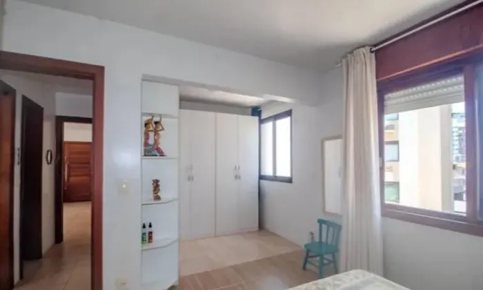 Apartamento de 2 quartos com opção de estacionamento locado no prédio