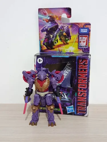 Transformers Legacy Iguanus