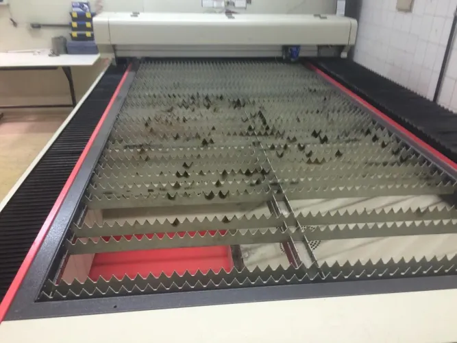 Máquina laser