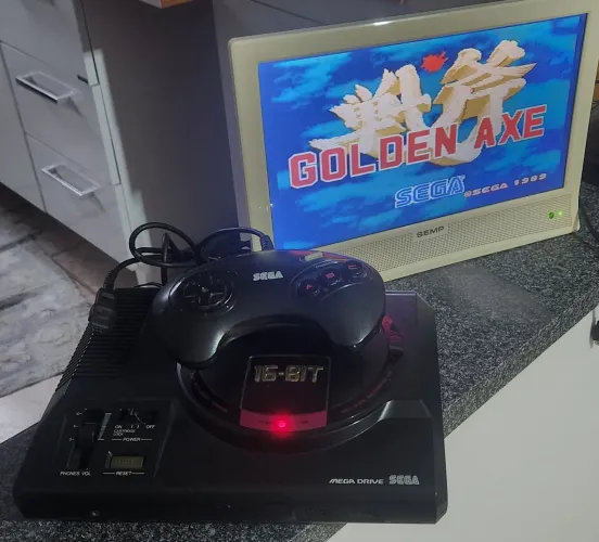 Mega Drive JP C/ Controle Original + cabos e fonte