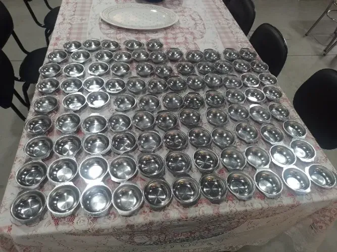 Tigelinas de aço para servir sobremesa 93 unidades 180 reais todas