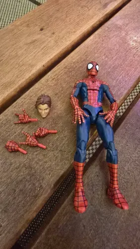 Marvel Legends- Spider-Man Ultimate Homem-Aranha 