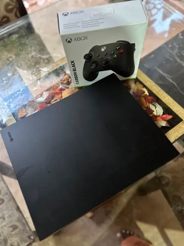 XBOX ONE X 1TB SEMINOVO