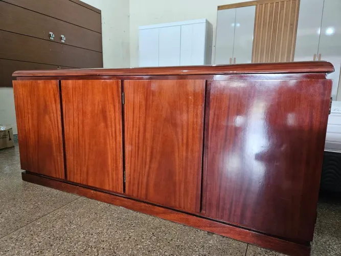 Buffet de madeira 